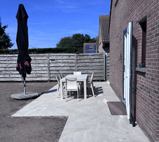 vakantiehuis westende lounge en terras